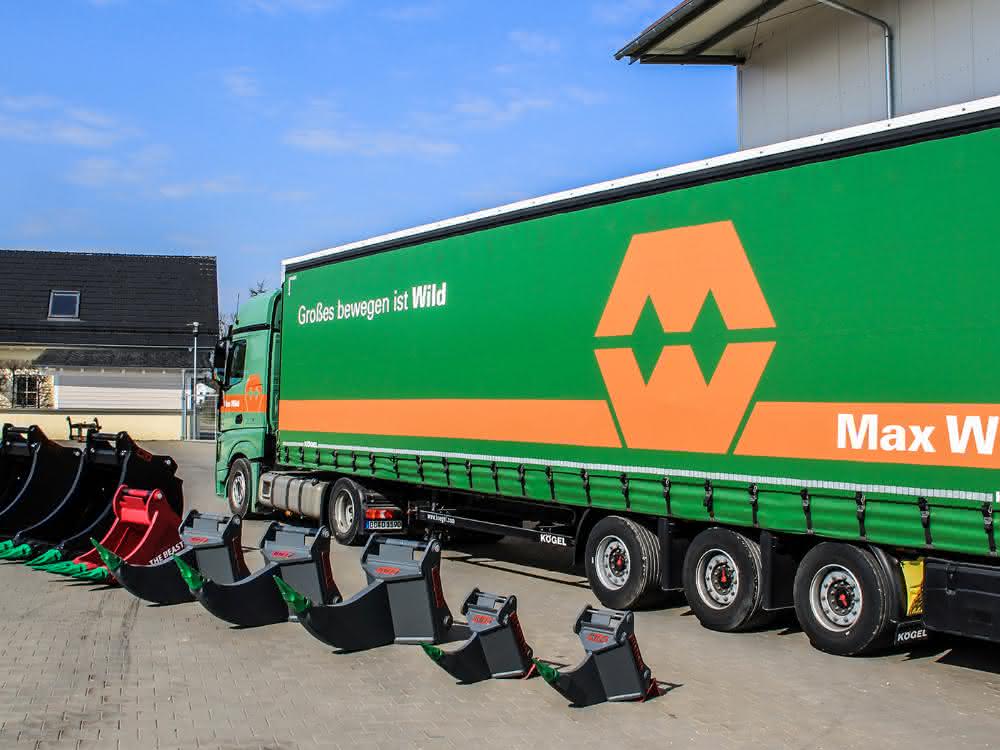 HS-Schoch liefert Anbaugeräte-Paket an Max Wild GmbH