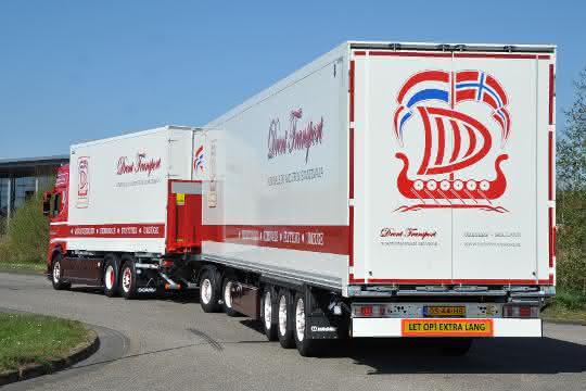 Drent transportiert mit Lang-Lkw von Krone