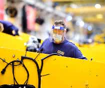 JCB nimmt Produktion wieder auf