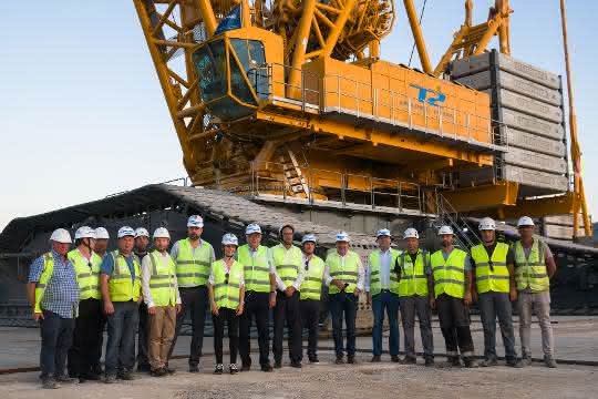 3.000-Tonnen-Kran: Liebherr-Raupenkran LR 13000 an russisches Bauunternehmen übergeben