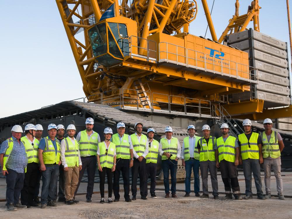 3.000-Tonnen-Kran: Liebherr-Raupenkran LR 13000 an russisches Bauunternehmen übergeben