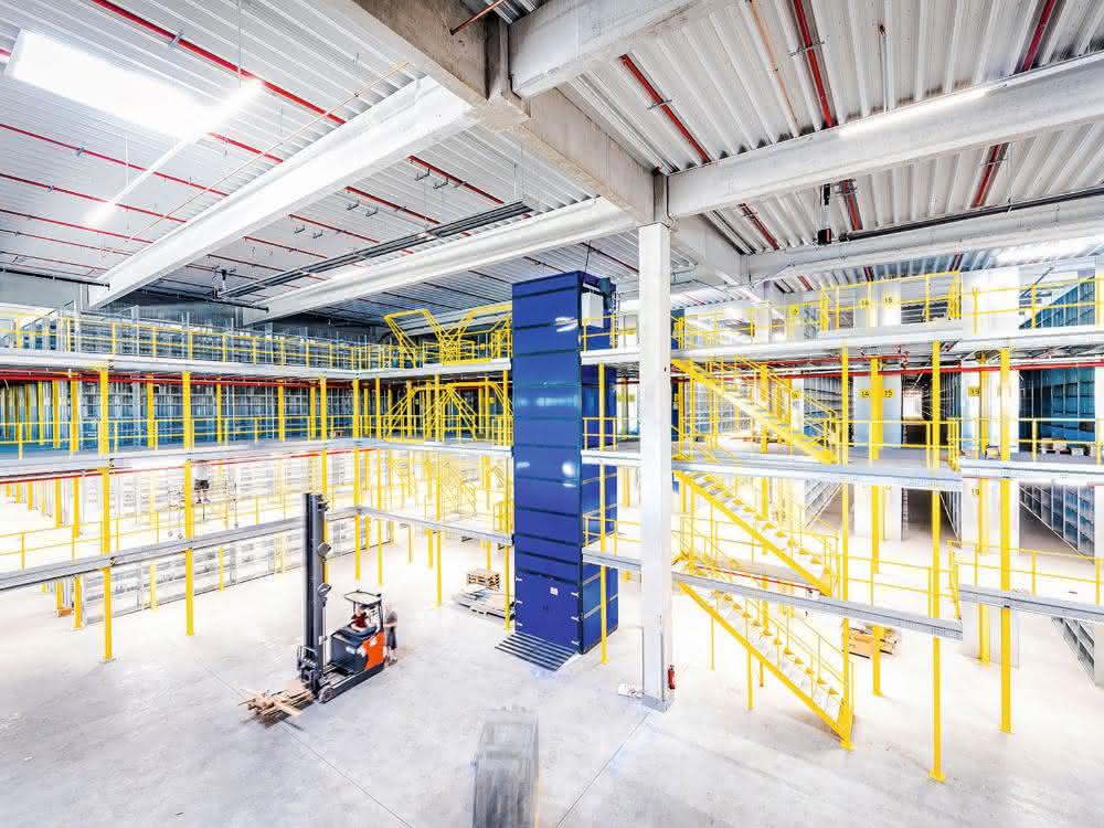 Aus materialfluss 5/2020: Kompakt lagern