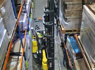 Articulated forklift trucks: maneuverable and compact Articulated forklift trucks: maneuverable and compact