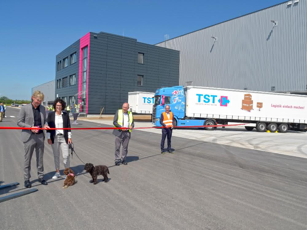 Nestlé Purina PetCare and TST put new logistics center into operation
