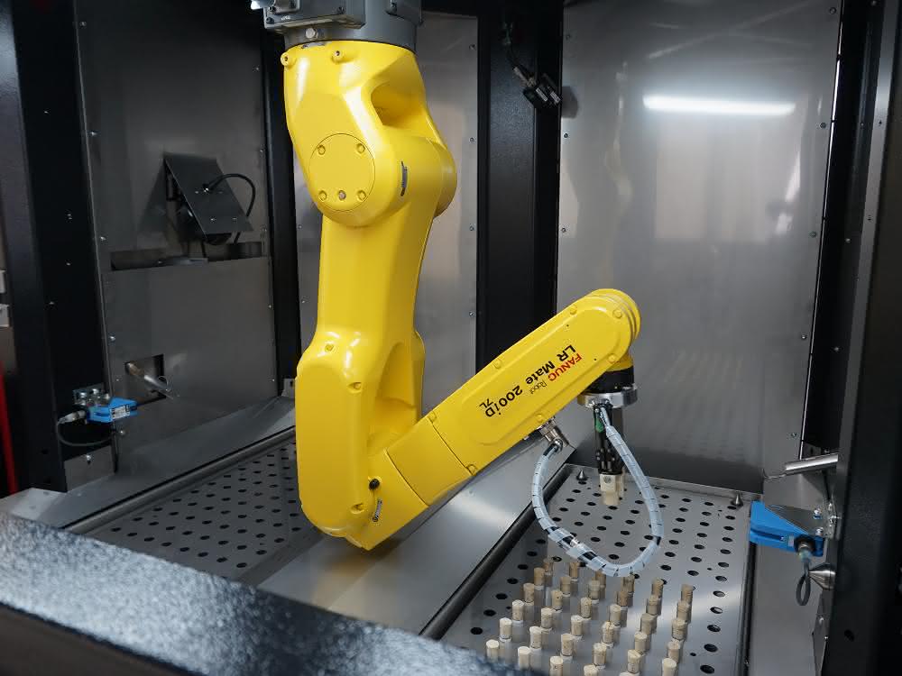 Drive-in with robot: Contactless corona test