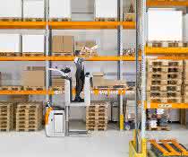 OXV vertical order picker from Still Still vertical order picker: Picking at second level