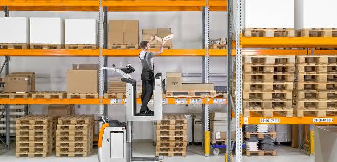 OXV vertical order picker from Still Still vertical order picker: Picking at second level