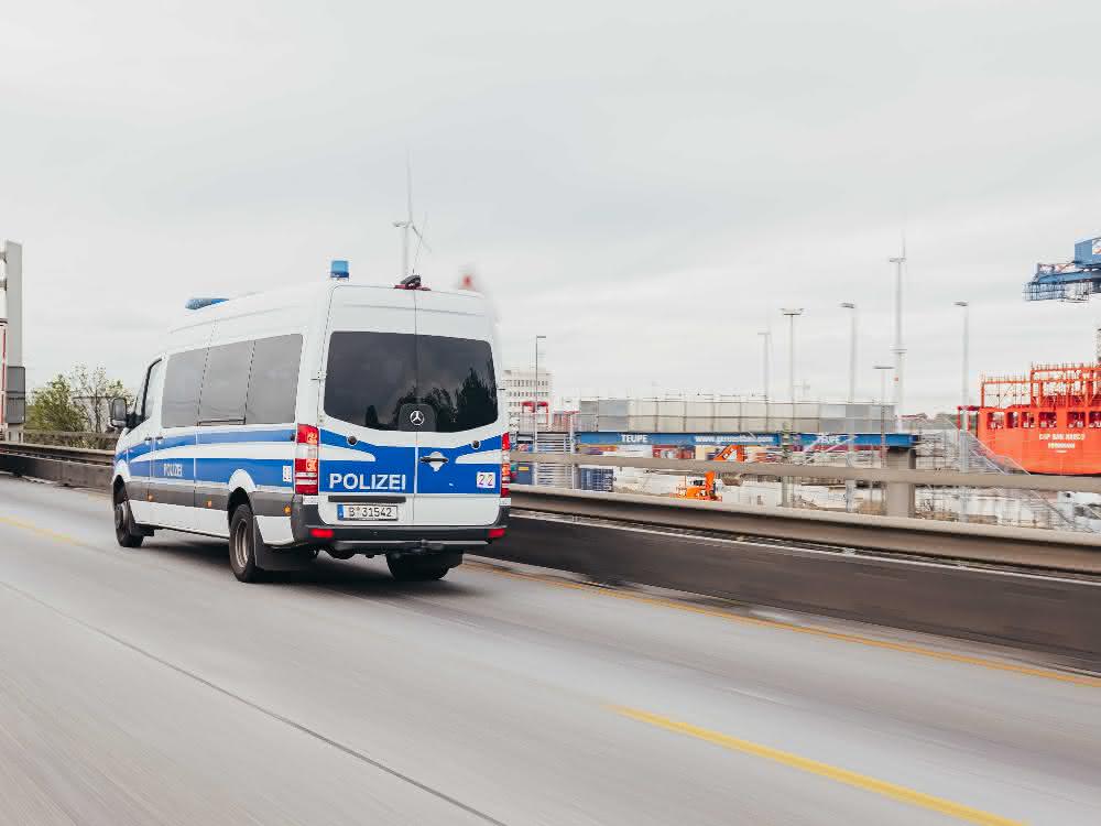 Hellmann transports 3 million masks for Berlin state government