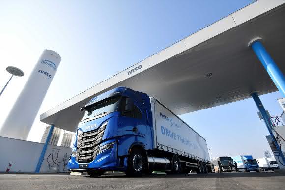 Iveco S-Way NP fährt serienmäßig mautfrei vor Iveco S-Way NP fährt serienmäßig mautfrei vor
