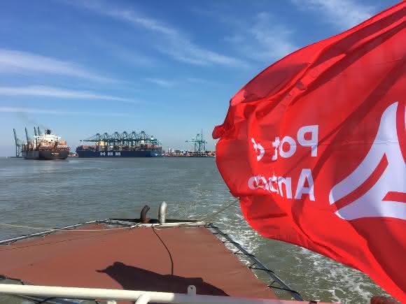 Auch hier ein Erstanlauf: HMM Algeciras in Antwerpen angekommen