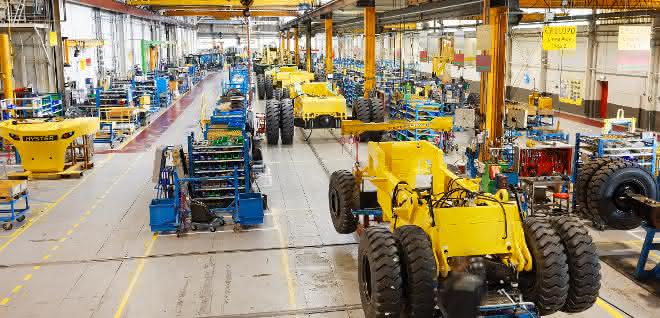 Hyster resumes production