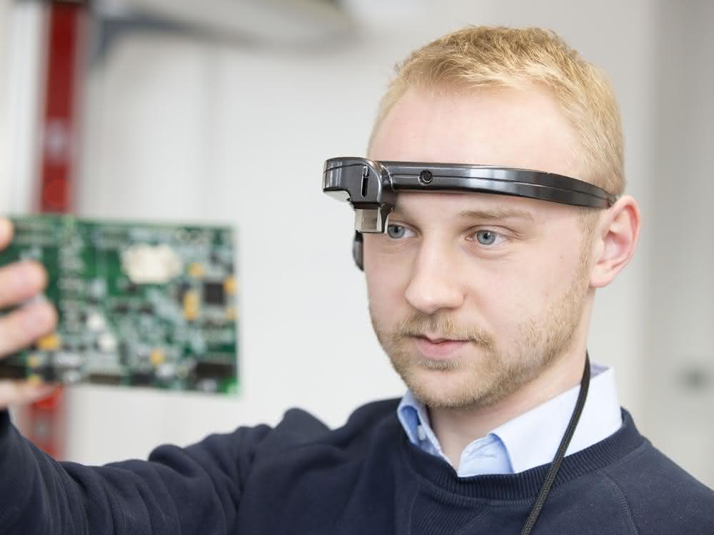 Automated object recognition: AI supports skilled workers during assembly