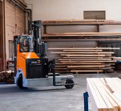 Hubtex optimizes four-way forklift series