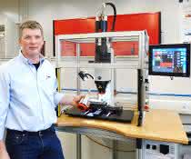 Klaus Huber, Product Manager bei BalTec, mit der neuen Servotechnik Klaus Huber, BalTec