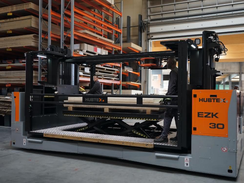 Agile multidirectional forklifts