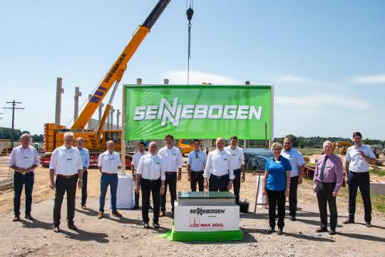 Grundsteinlegung: Sennebogen investiert über 25 Millionen Euro in neuen Standort Grundsteinlegung: Sennebogen investiert über 25 Millionen Euro in neuen Standort