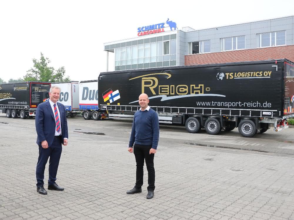 Philipp Reich takes over curtainsider semi-trailer for EcoDuo combination