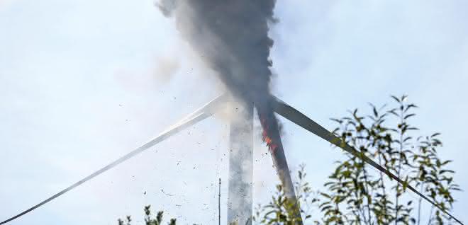 Brand einer Windenergieanlage Brand einer Windenergieanlage