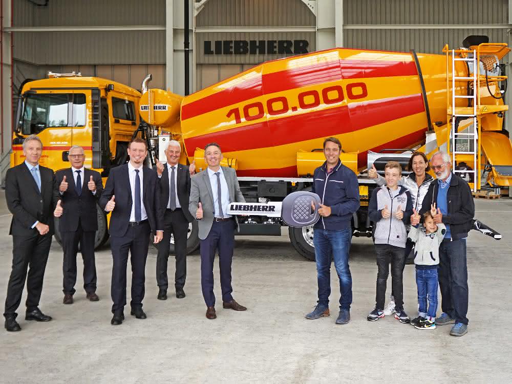 Liebherr liefert den 100.000sten Fahrmischer aus