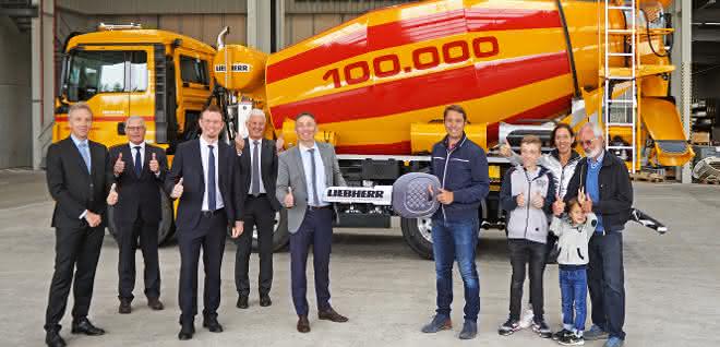 Liebherr liefert den 100.000sten Fahrmischer aus