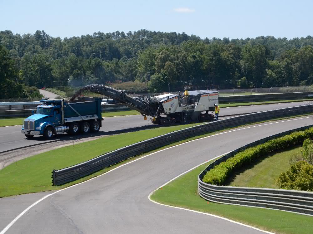 Wirtgen F-Serie saniert Rennstrecke in Alabama