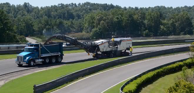 Wirtgen F-Serie saniert Rennstrecke in Alabama Wirtgen F-Serie saniert Rennstrecke in Alabama