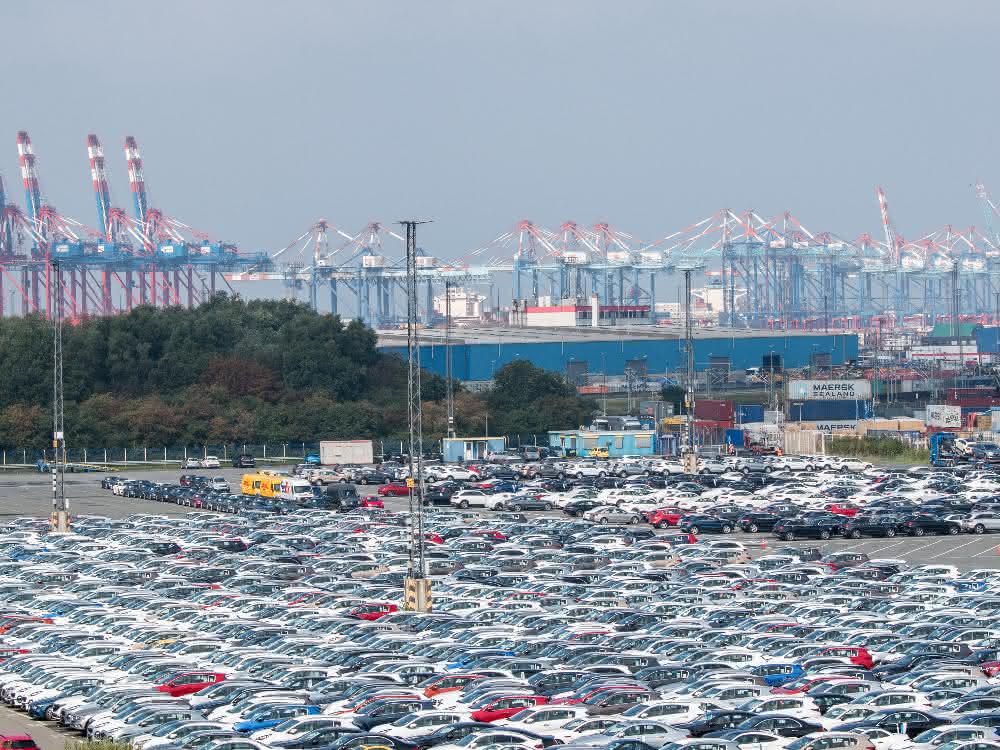 AI supports ports with car handling
