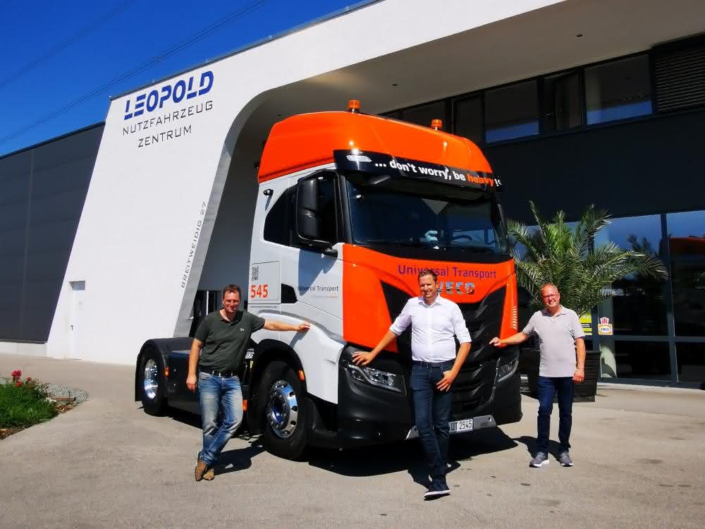 Erster CNG-Lkw für Universal Transport im Einsatz