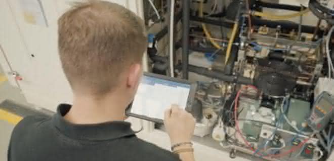 Field service management during service deployment SAP Field Service Management solution
