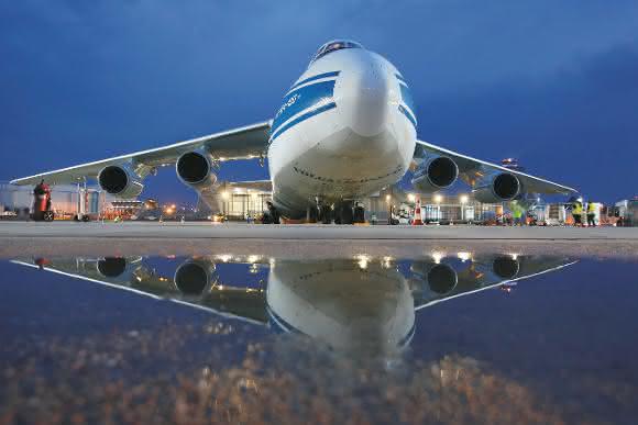 Antonov AN-124 as a guest in FRA