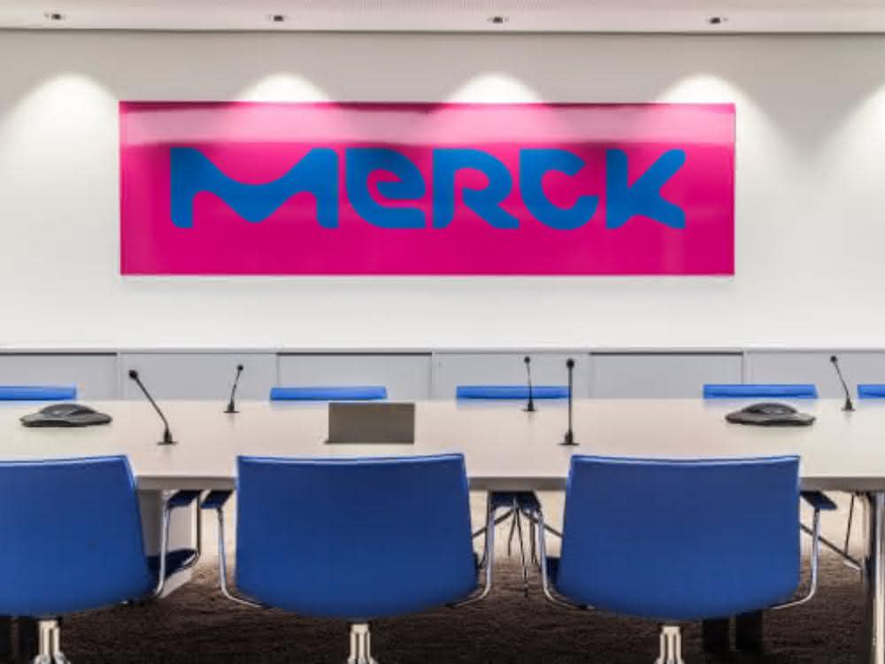 Logo in einem Raum