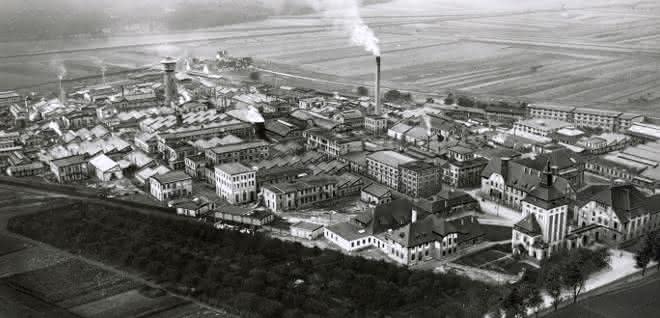Neue Merck-Fabrik in Darmstadt, 1913 (Bild: Merck). Neue Merck-Fabrik in Darmstadt, 1913.
