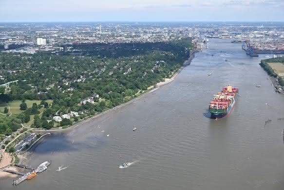 Corona pandemic slows down the port of Hamburg