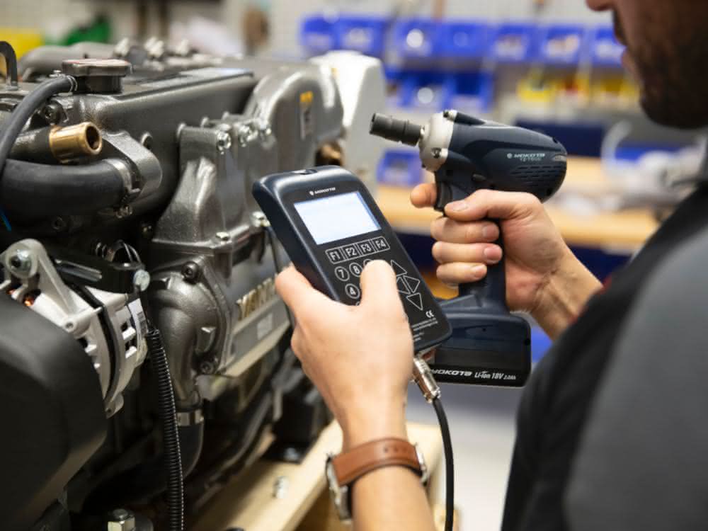 Rami-Yokota cordless impulse wrench