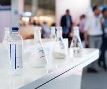 Messeimpression Chemspec 2019 Erlenmeyerkolben/Laborglasflaschen (Impression von der Chemspec 2019)