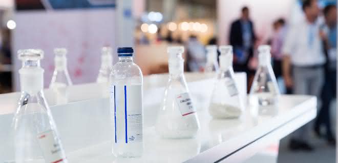 Messeimpression Chemspec 2019 Erlenmeyerkolben/Laborglasflaschen (Impression von der Chemspec 2019)