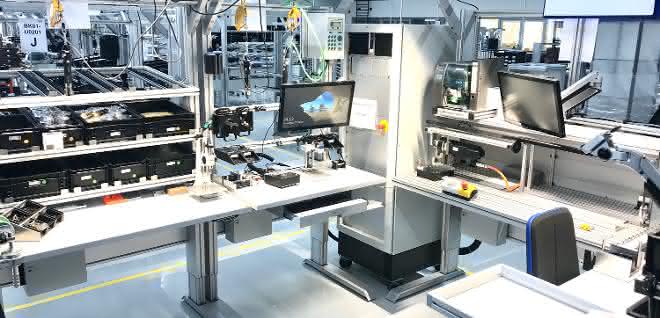 Workplace systems: Ergonomics in U-shape