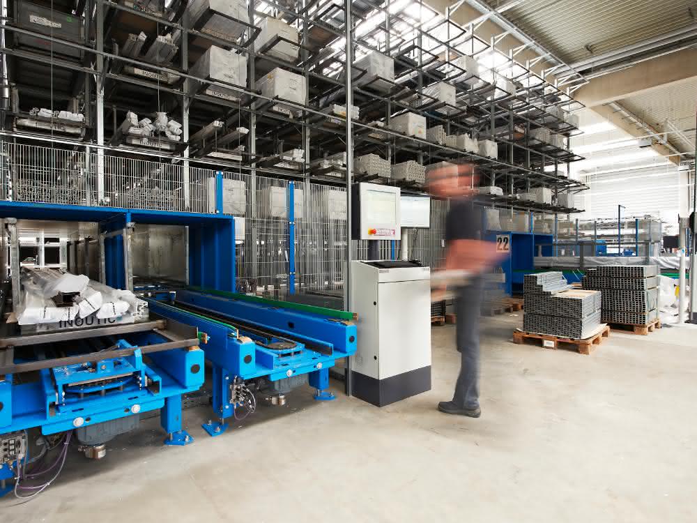 Industry 4.0 in intralogistics: Smart concepts for intralogistics Industry 4.0 in intralogistics: Smart concepts for intralogistics