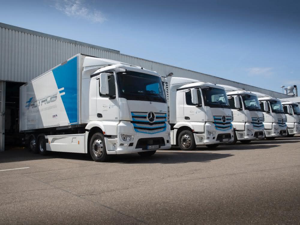 Daimlers Lkw und Busse legen 7 Millionen Kilometer elektrisch zurück Daimlers Lkw und Busse legen 7 Millionen Kilometer elektrisch zurück