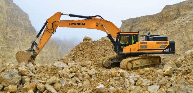 Aus Baugewerbe Unternehmermagazin 9\2020: Schwerer Bagger für die Kalk-Gewinnung