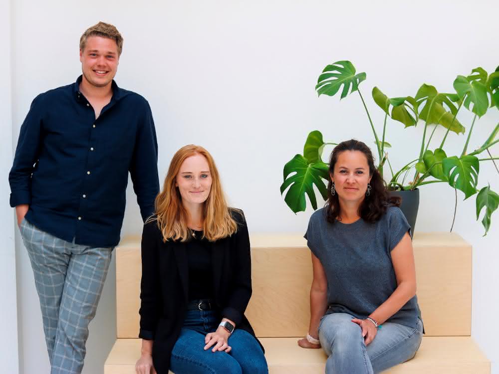 Sten Küster, Event & Program Coordinator, Svenja Hodel, Communication Manager, und Dr. Petra Runge-Wollmann, Life Science Community Manager bei der "Life Science Factory".