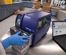 Automatisierte Röhrchenkennzeichnung mit BradyPrinter i7100