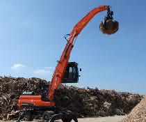 23-Tonnen-Bagger: Doosan baut Angebot an Umschlagbaggern aus