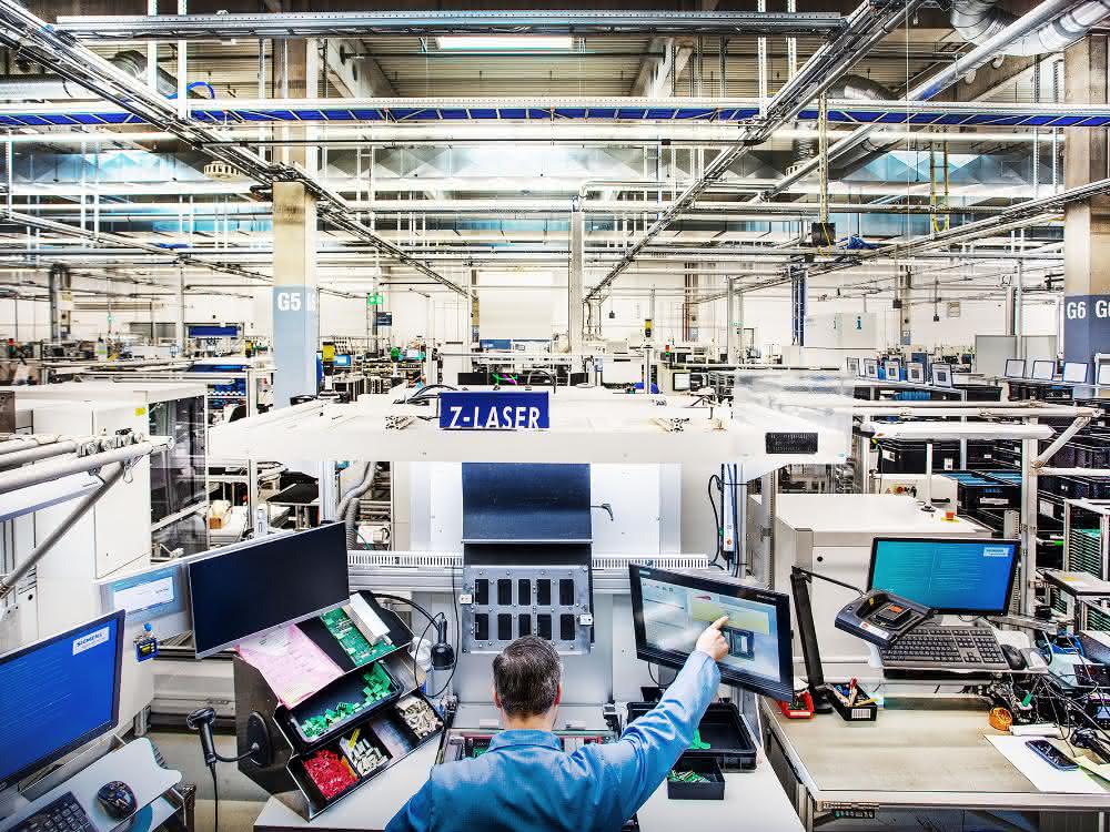 Camera-based worker assistance: Memorizing instructions was yesterday