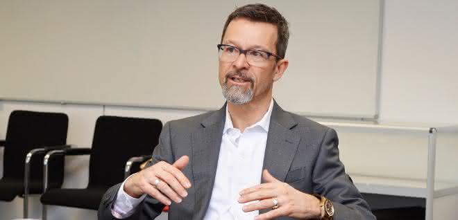 Interview with Helmut Schmid: Catch the worm early