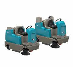 Aufsitzkehrmaschine mit Batteriebetrieb