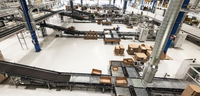 Complex shuttle system from Vanderlande