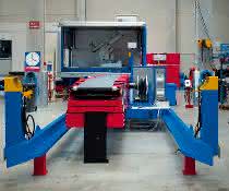 Robots support logistics processes: Container unloading needs to be regulated
