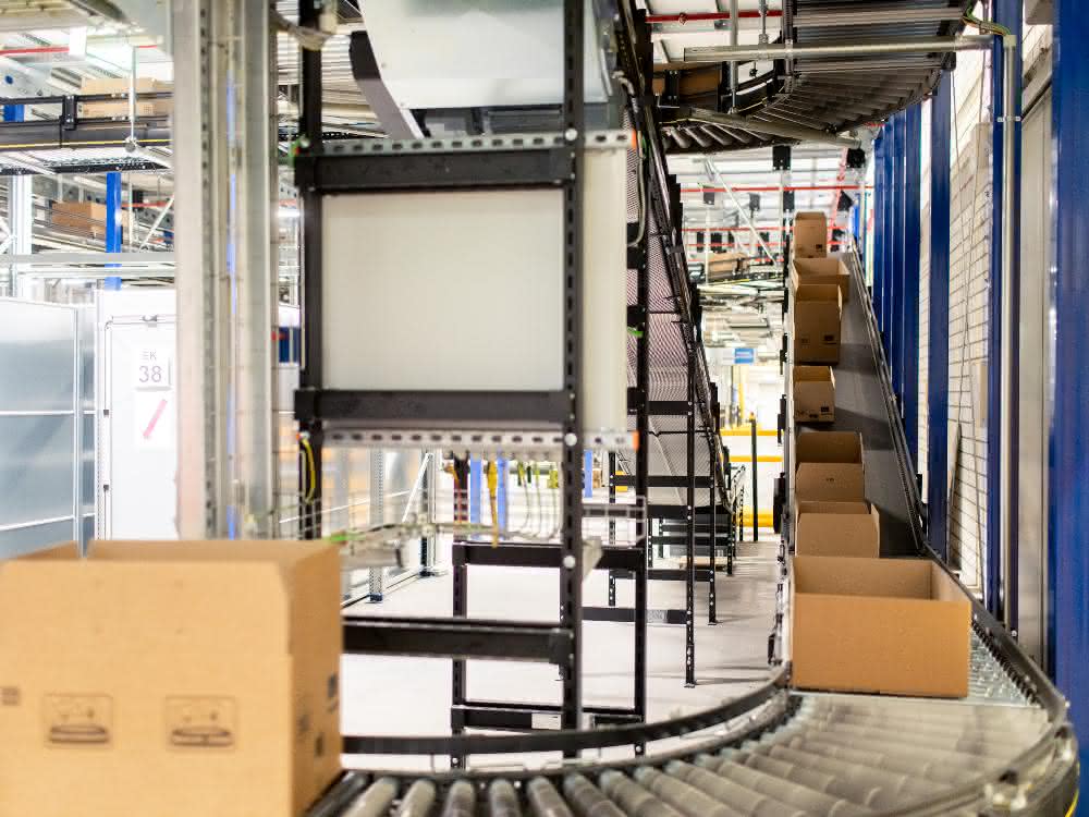 Vertrag bis 2025 verlängert: Arvato Supply Chain Solutions und Fressnapf verlängern Zusammenarbeit