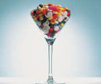 Cocktailglas mit Vitamintabletten